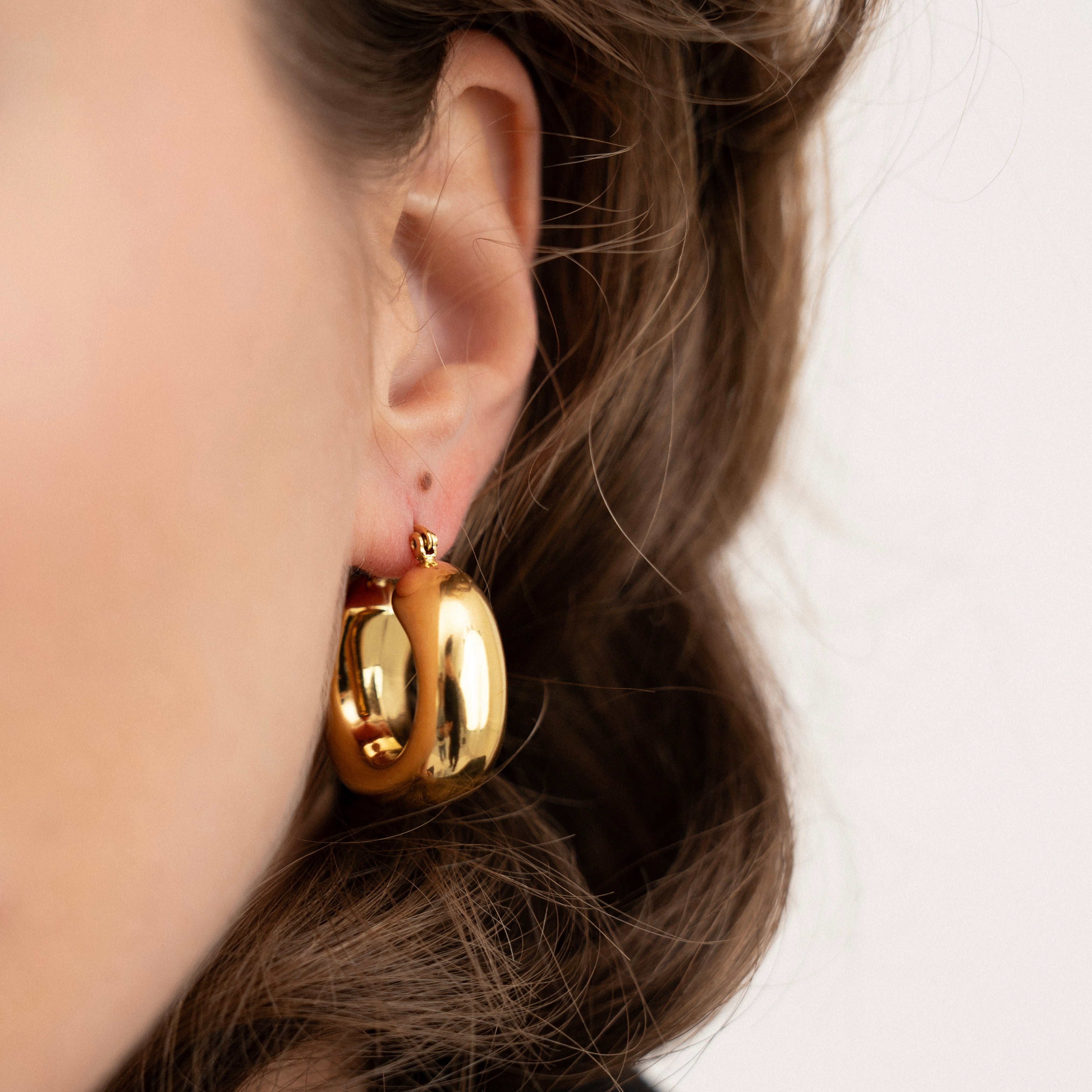 Ovate Chunky Hoop Earring-Dazzledvenus