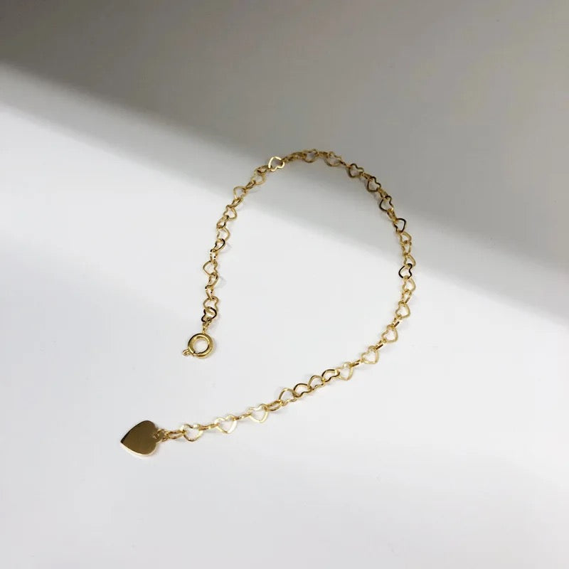 Petite Heart Chain Bracelet--Dazzledvenus