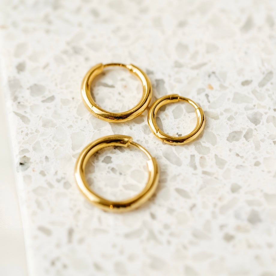 Easy Huggie Hoop Earring Set-Discover elegant 18k yellow gold hoop earrings, perfect for making style statements. Explore our collection for timeless designs that elevate your look! ✨-Dazzledvenus