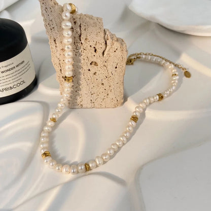 Handmade Pearl Beaded Necklace--Dazzledvenus