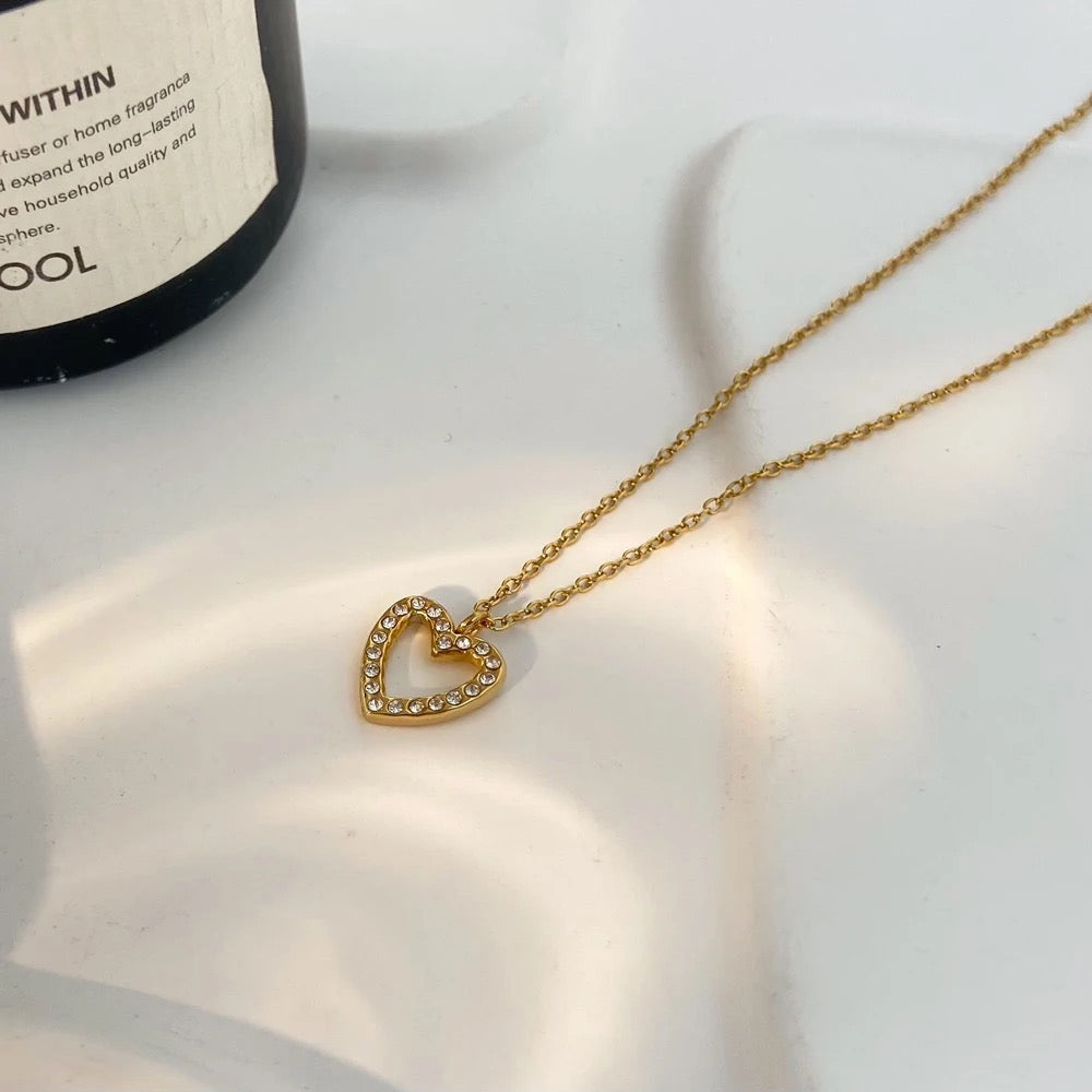 Hollow Love Heart Pendant Necklace--Dazzledvenus
