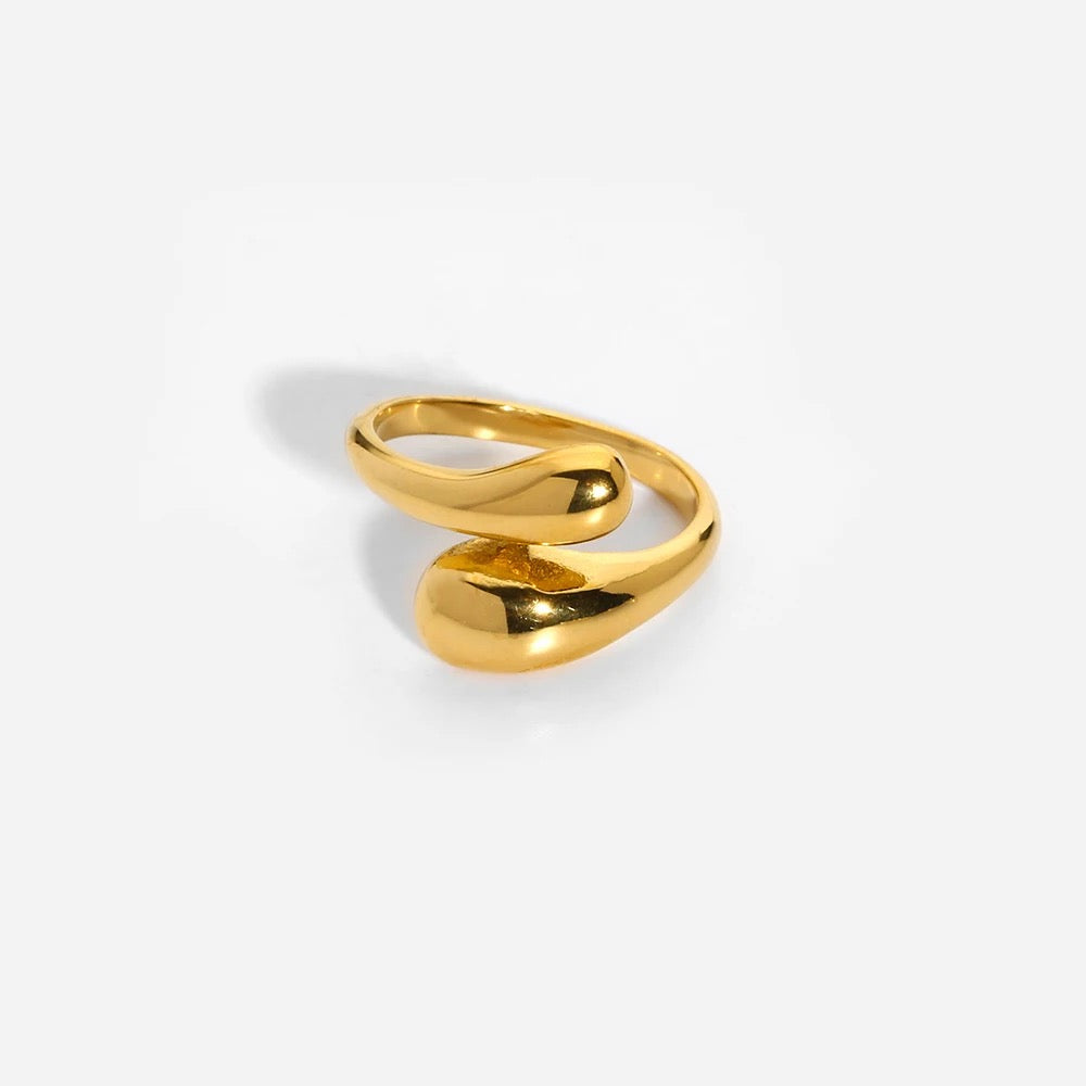 Sculptural Crossover Ring-Dazzledvenus