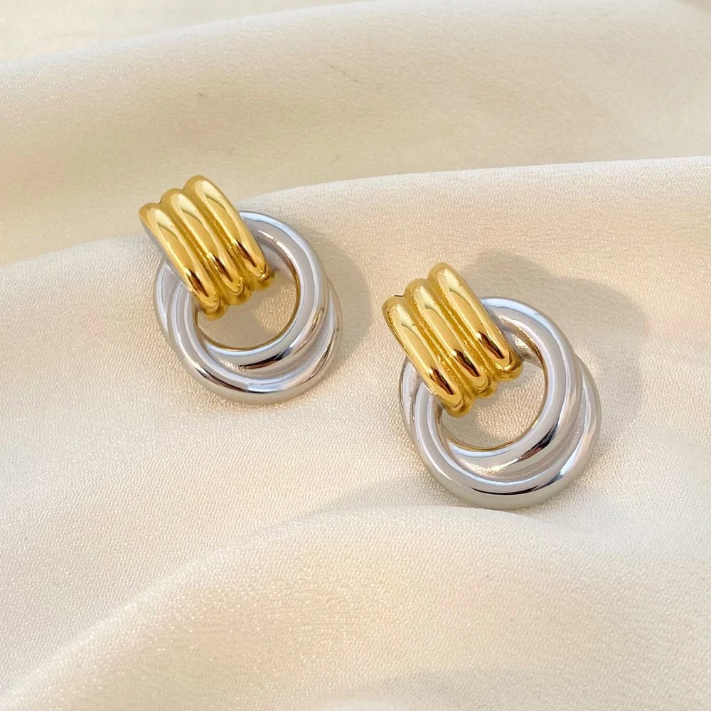 Double Knot Earrings-Shop our collection of romantic and stylish heart hoop earrings online. Find the perfect accessory to express your love and elevate your style. Purchase now!💟-Dazzledvenus