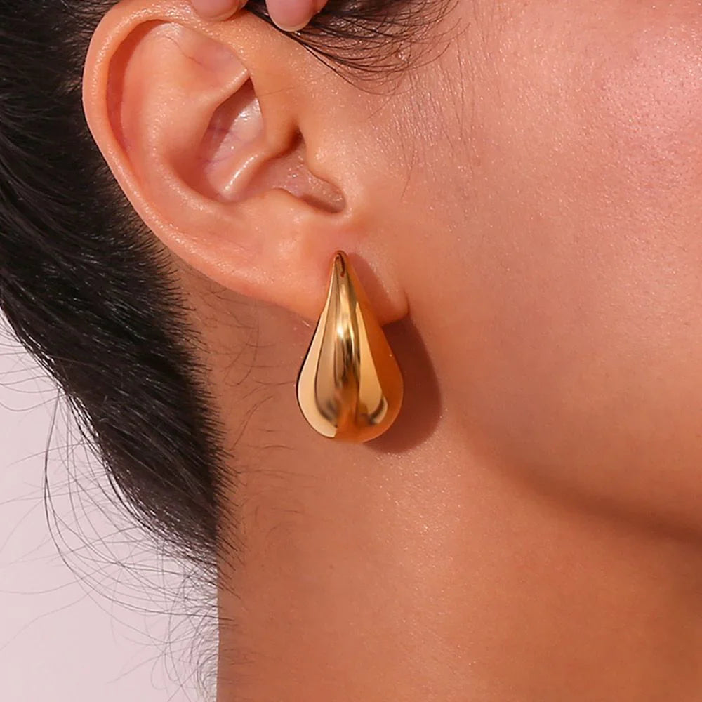 Savi Teardrop Earring--Dazzledvenus