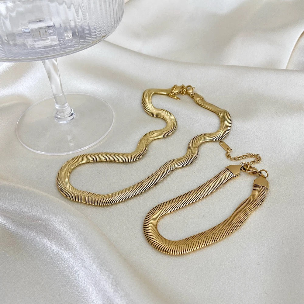 Textured Snake Bone Necklace--Dazzledvenus