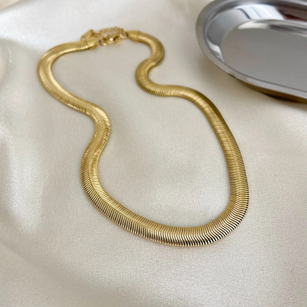 Celopetra Snake Chain Necklace-Dazzledvenus