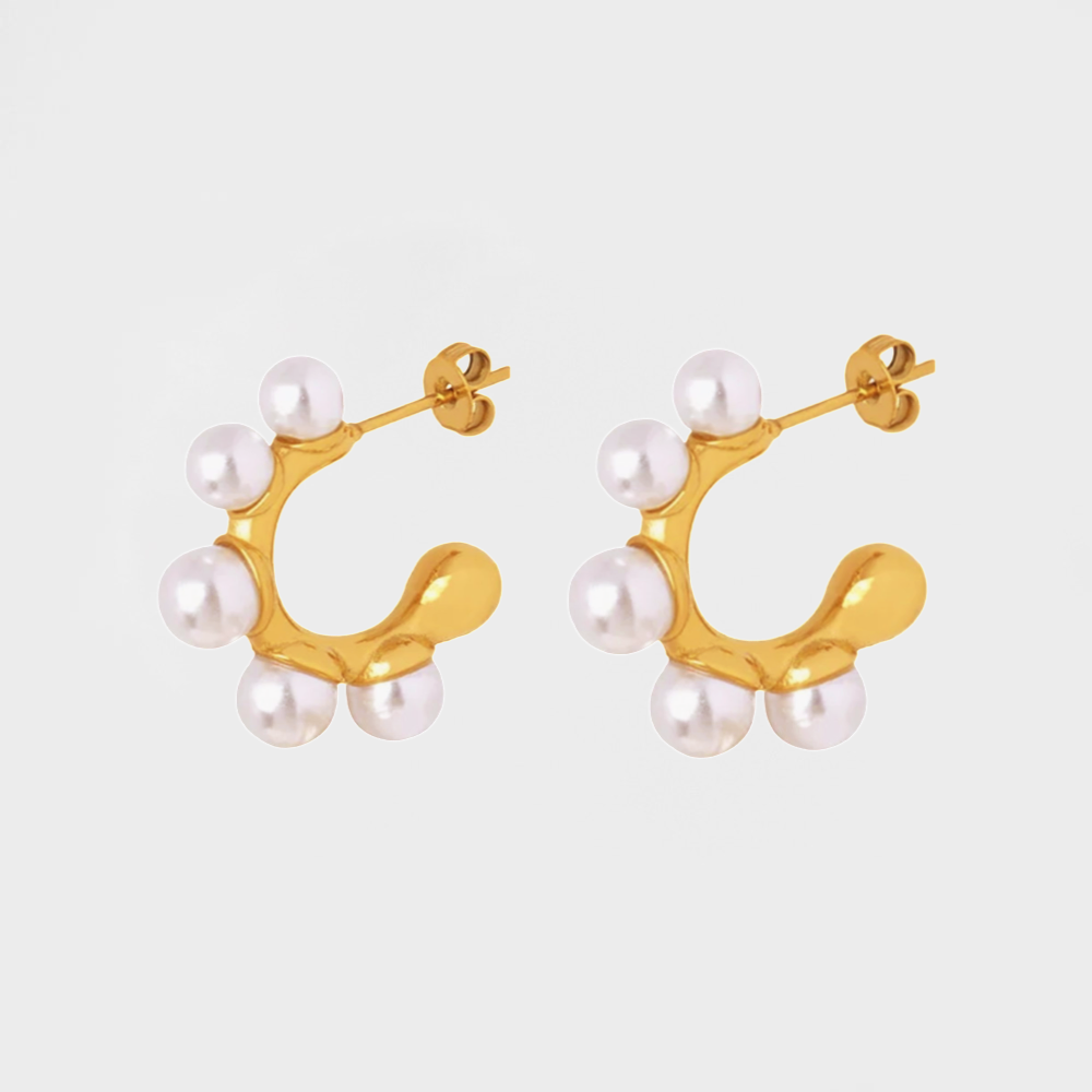 Five Pointed Pearl Earring-Shop our collection of romantic and stylish heart hoop earrings online. Find the perfect accessory to express your love and elevate your style. Purchase now!💟-Dazzledvenus