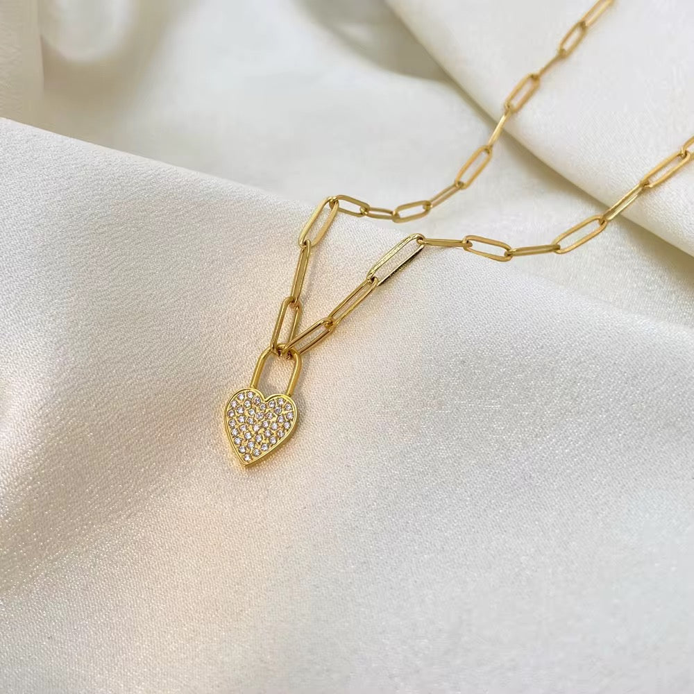 Dazzle Heart Lock Necklace-Explore our elegant Balance Beam T-Bar Chain Necklace collection. Enhance your style with our sophisticated designs. Order now for timeless elegance! 🏆-Dazzledvenus