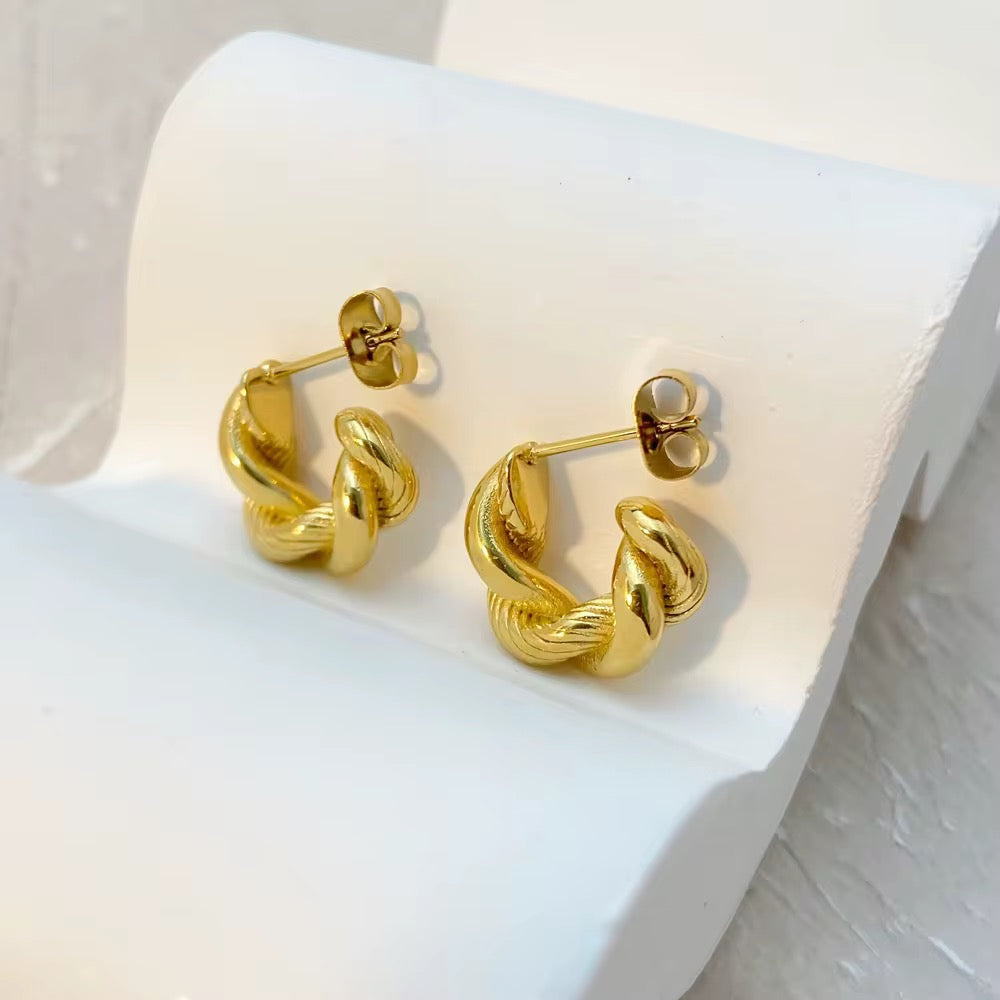 Mini Twisted Hoop Earring-Dazzledvenus