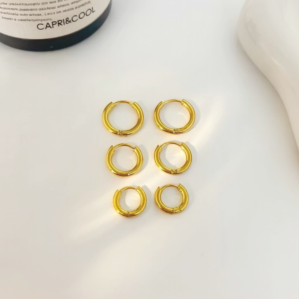Easy Huggie Hoop Earring Set-Discover elegant 18k yellow gold hoop earrings, perfect for making style statements. Explore our collection for timeless designs that elevate your look! ✨-Dazzledvenus