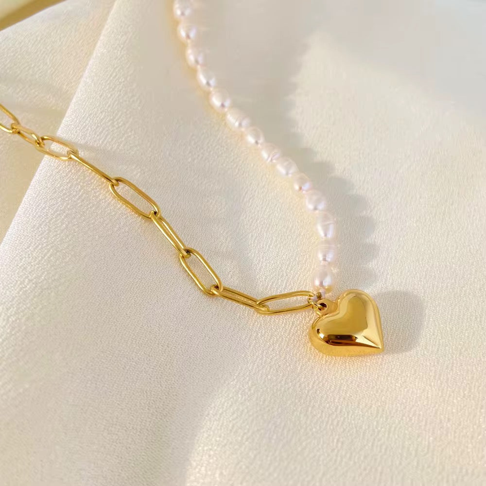 Emilia Heart Necklace-Dazzledvenus