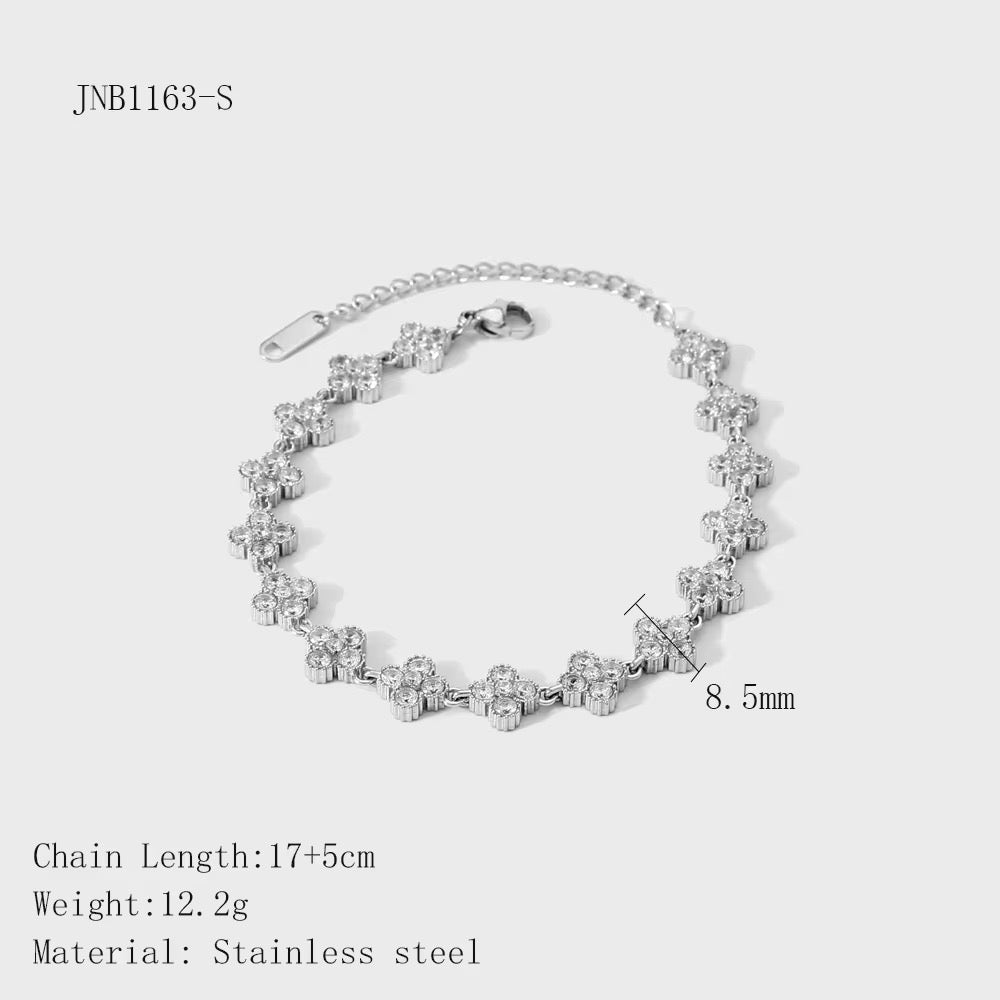 Sparkling Clover Bracelet-Dazzledvenus