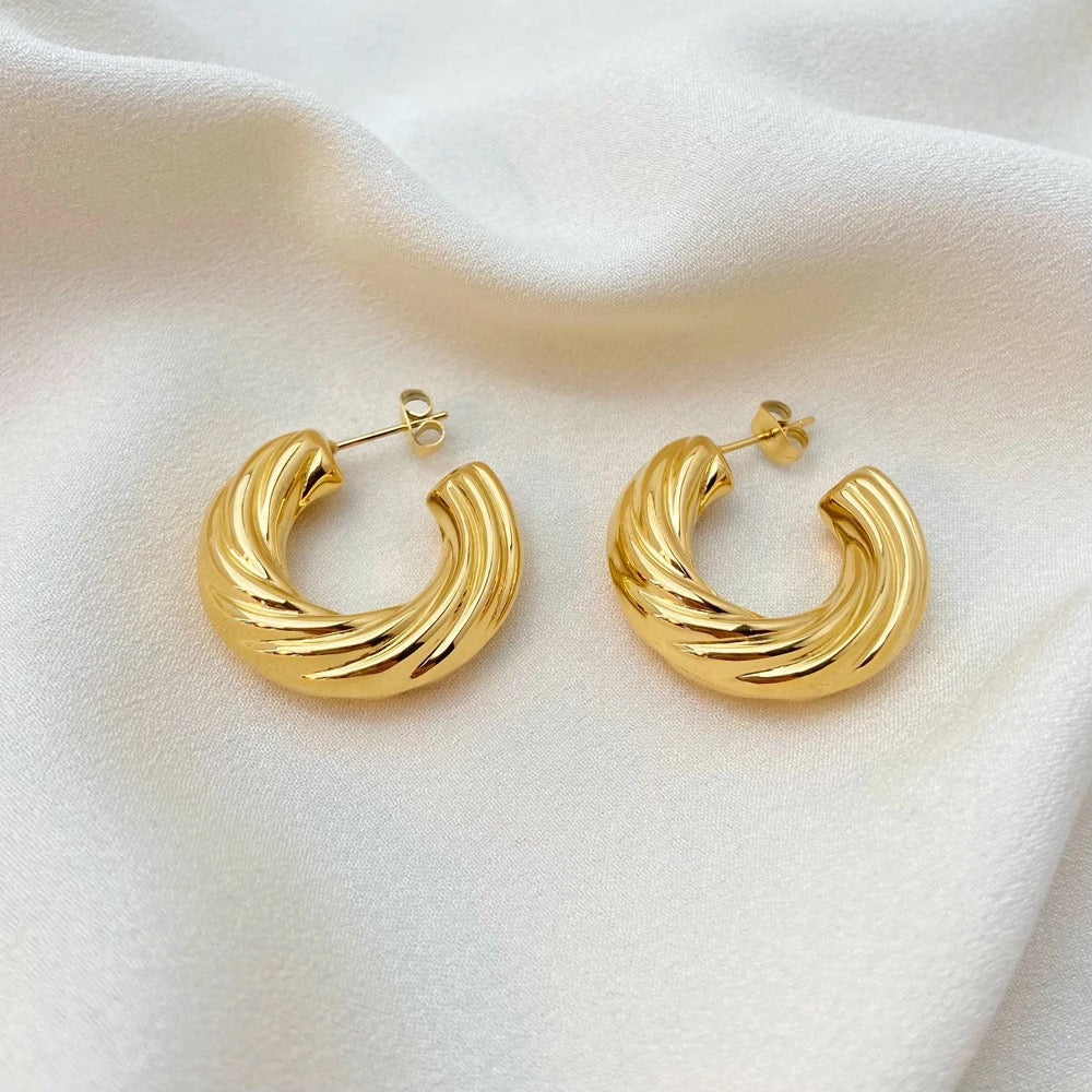 Classic Twists Curly Hollow Hoop Earring--Dazzledvenus