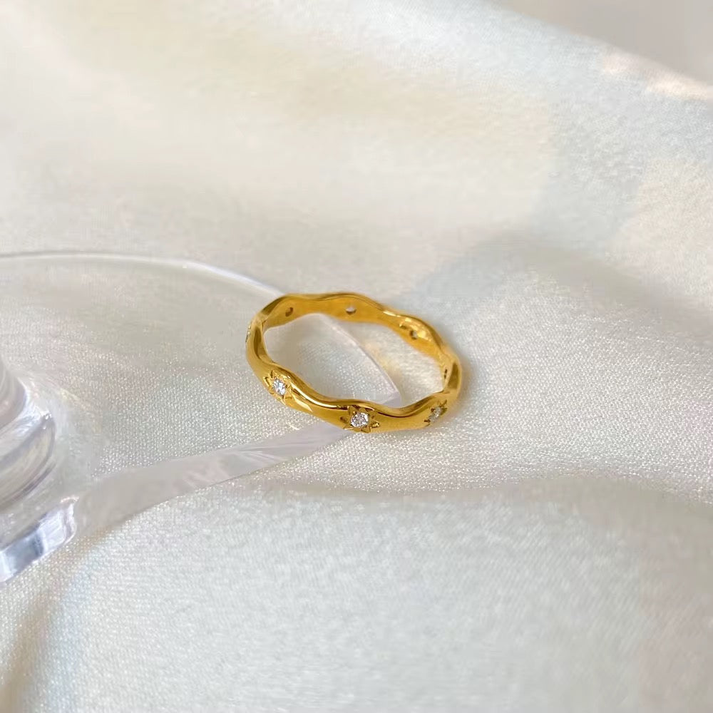Starburst Band Ring-Dazzledvenus
