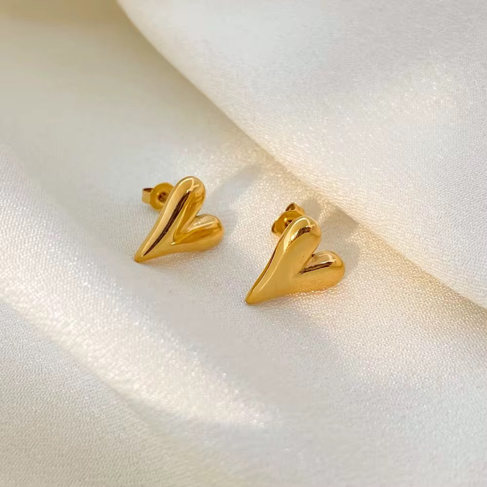 Adore Heart Stud Earring-Dazzledvenus