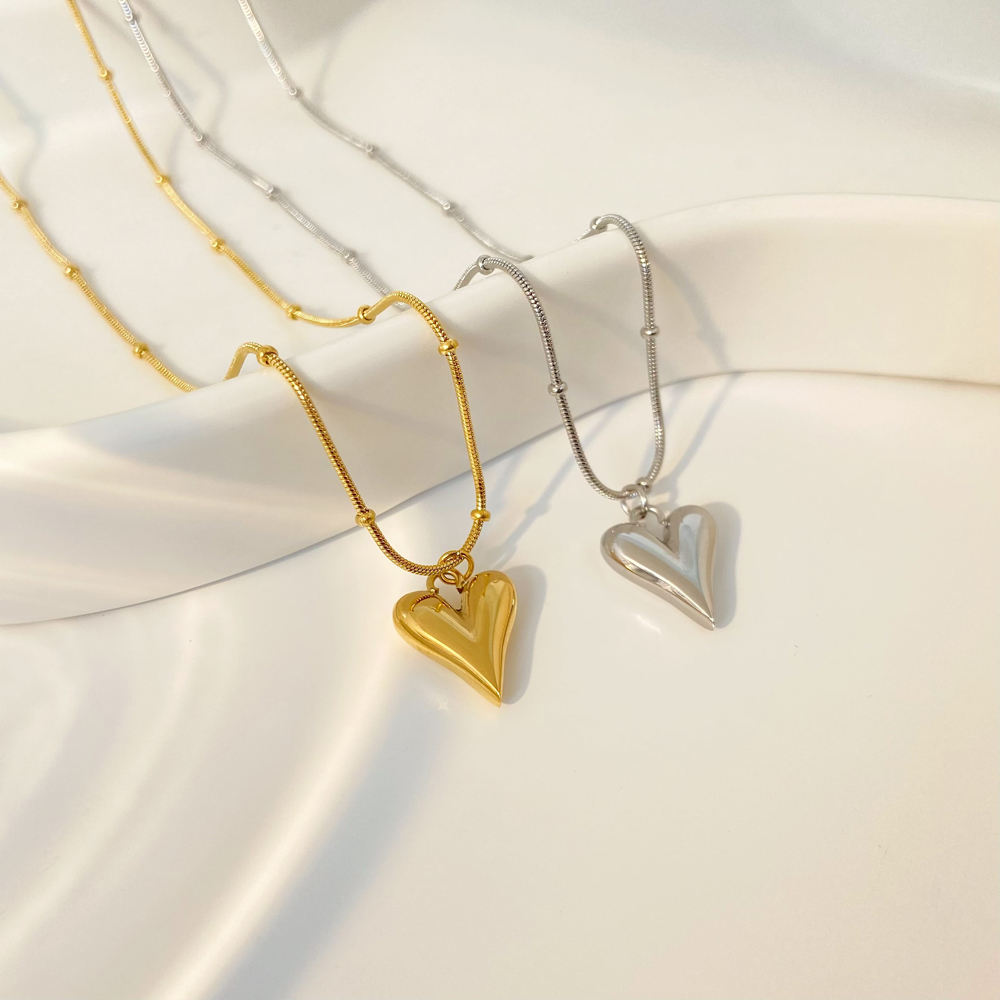 Adore Heart Necklace--Dazzledvenus