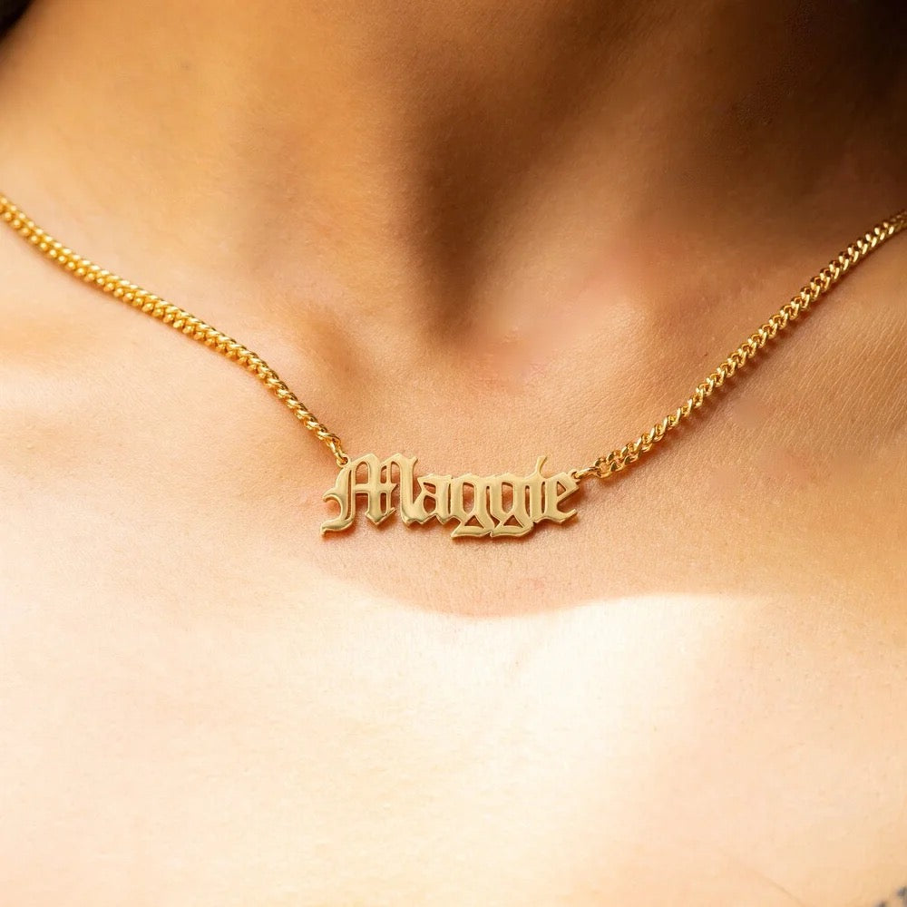 Personalised Custom Name Necklace--Dazzledvenus
