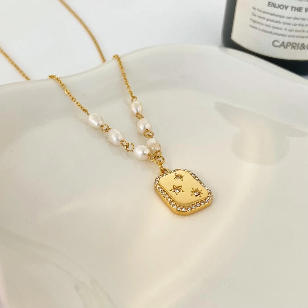 Royal Stars Minimalist Pearl Necklace-Discover sophistication with our Royal Stars Minimalist Pearl Necklace. Elevate your style with this timeless accessory. Order yours today! 🏆-Dazzledvenus