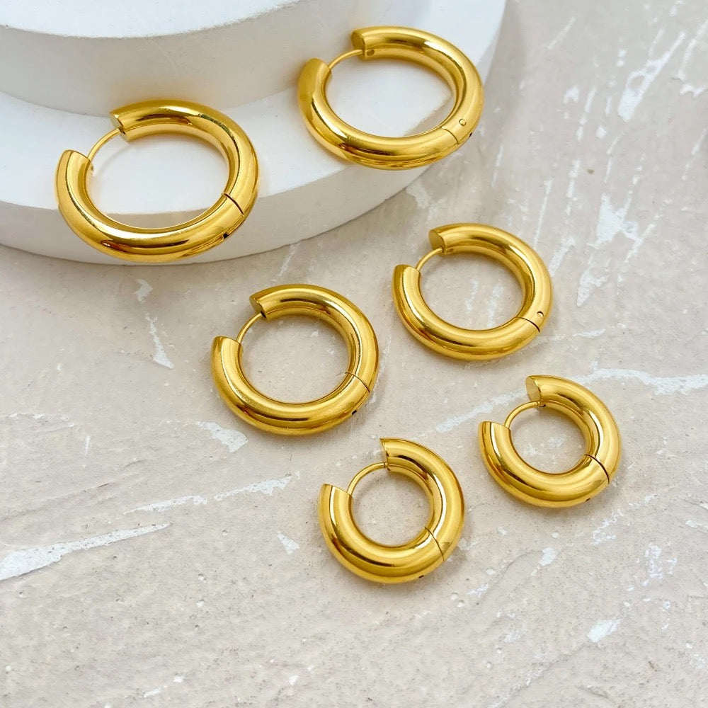 Set Of 18k Yellow Gold Hoop Earrings-Gold-Discover elegant 18k yellow gold hoop earrings, perfect for making style statements. Explore our collection for timeless designs that elevate your look! ✨-Dazzledvenus