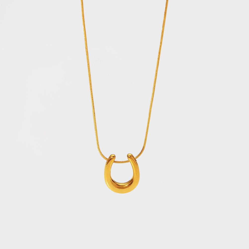 U Shape Horse Shoe Necklace--Dazzledvenus