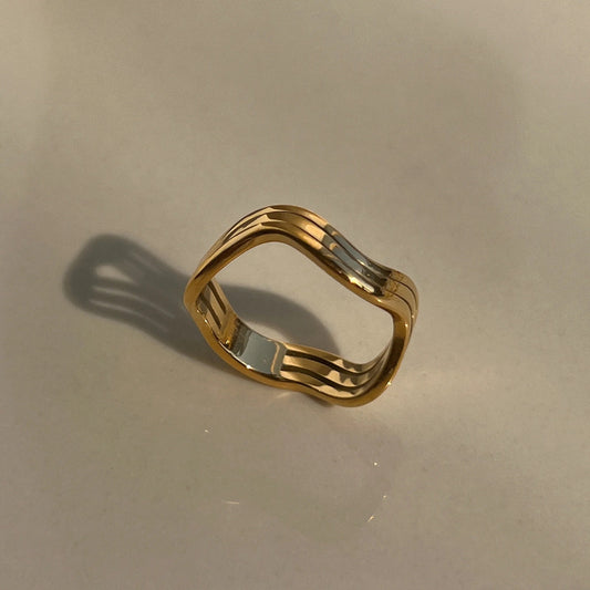 Wavy Ripple Ring--Dazzledvenus