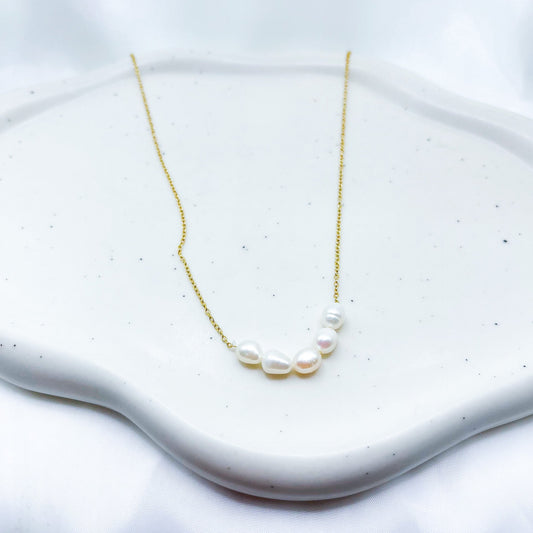 Baroque Fresh Water Pearls Dainty Necklace-Dazzledvenus