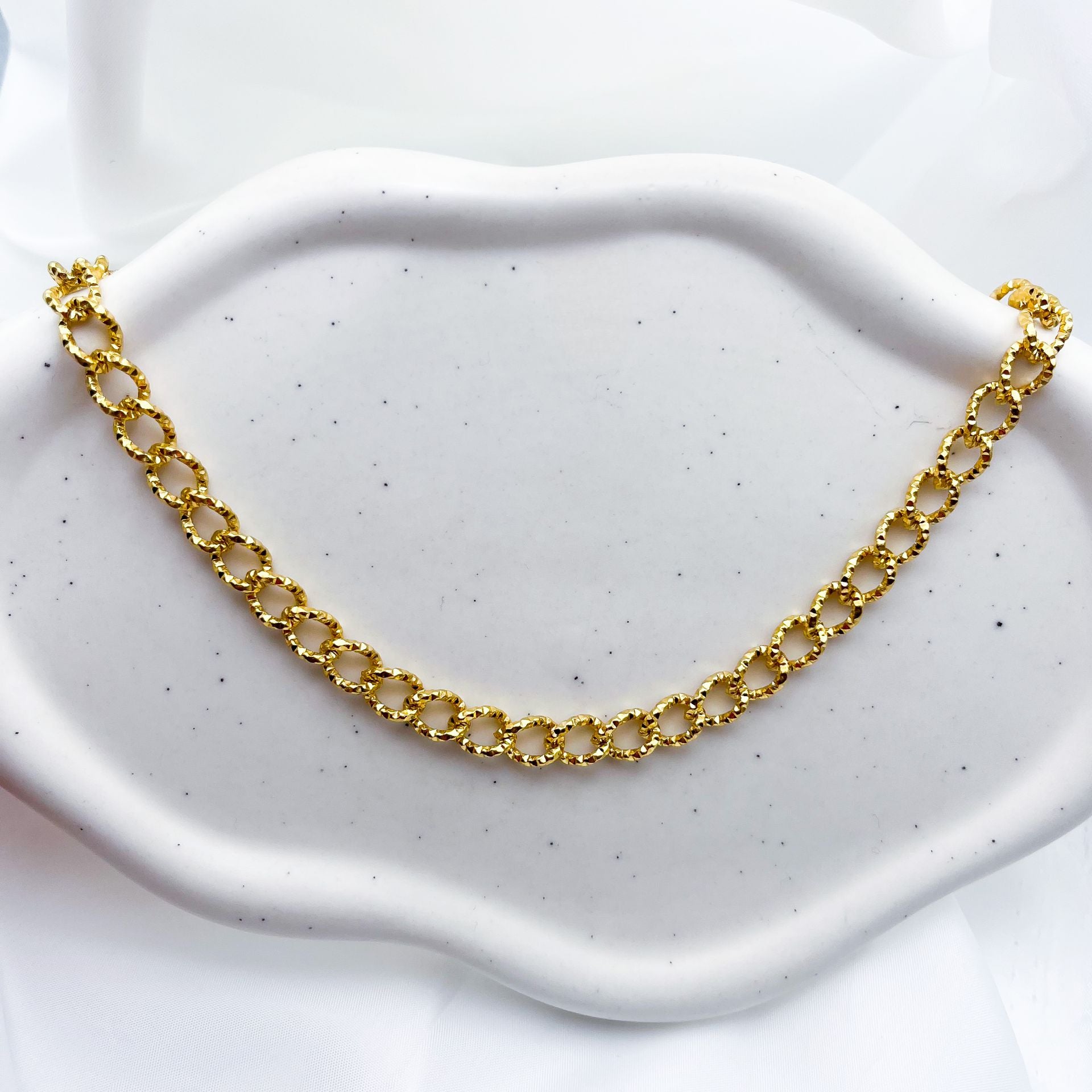 Curb Chain Shine Necklace-Dazzledvenus