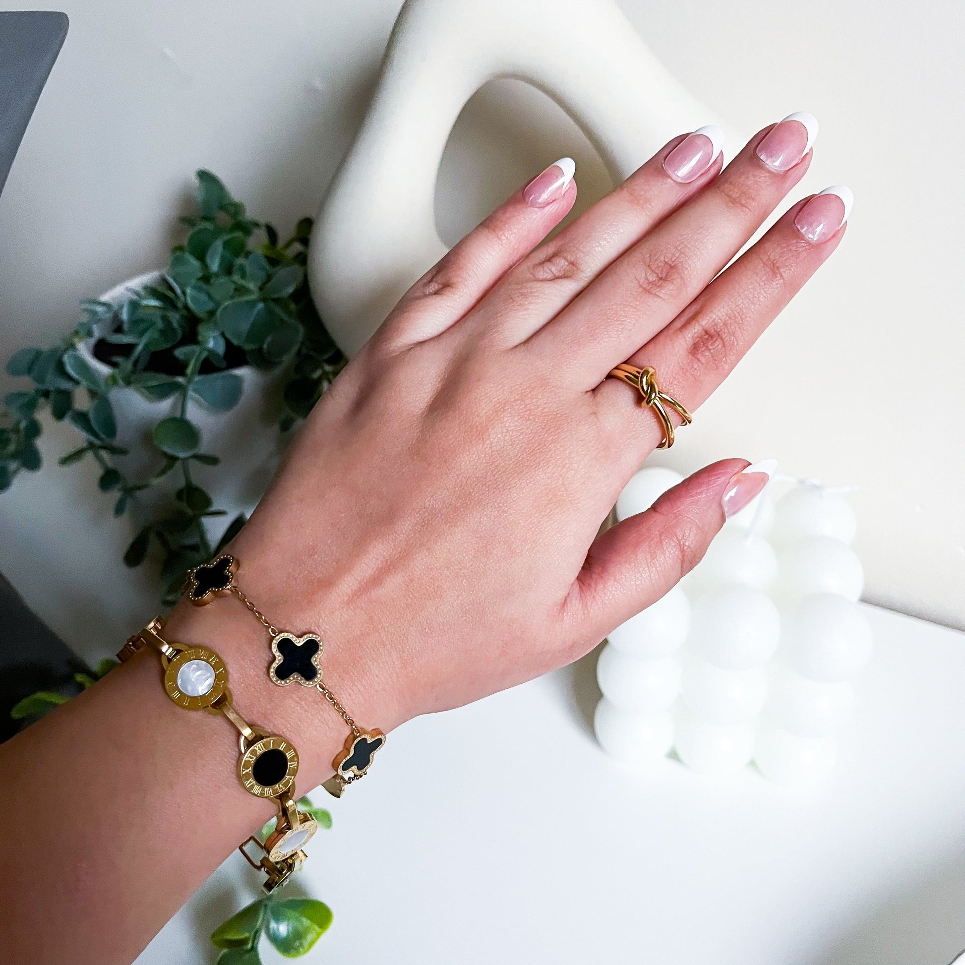 Monochrome Disc Link Bracelet-Dazzledvenus