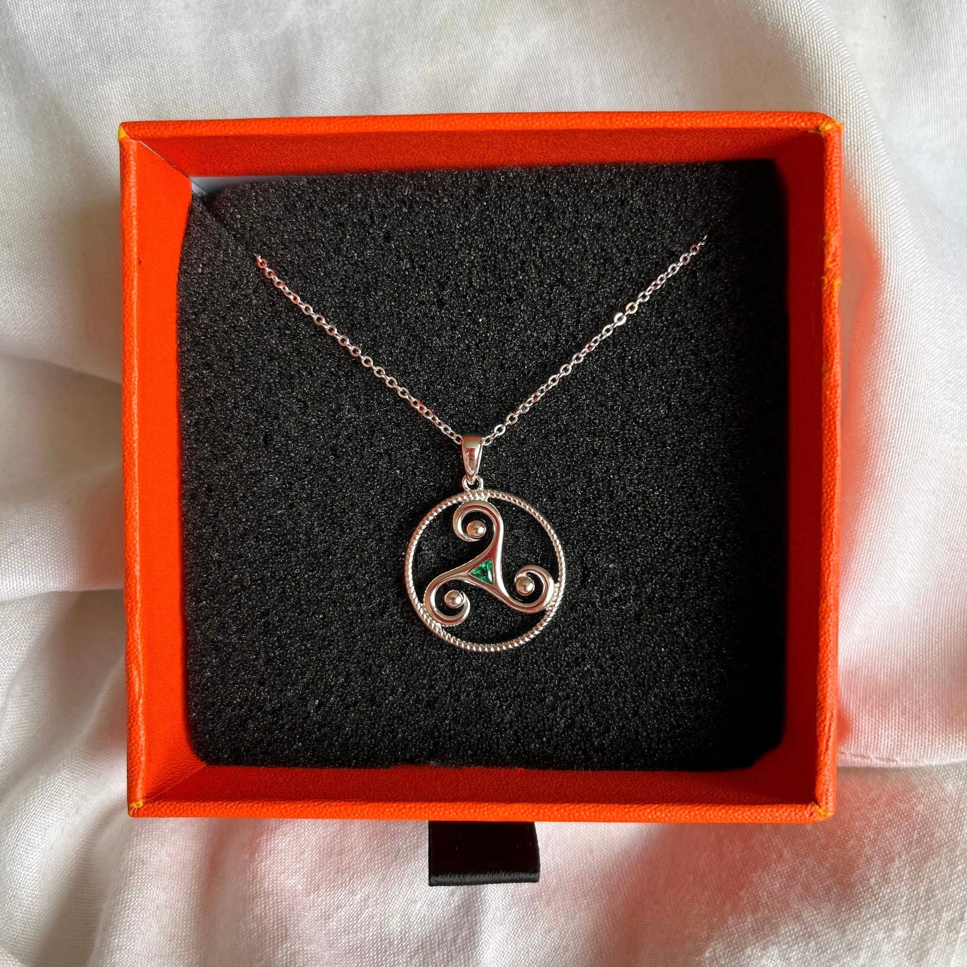 Sterling Silver Irish Celtic Eternity Knots Necklace--Dazzledvenus